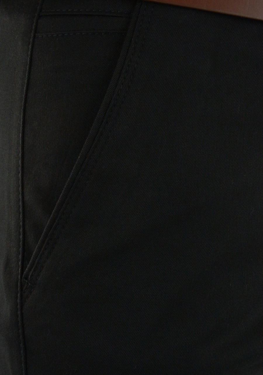 Spodnie męskie czarne, eleganckie, elastyczne chinosy. Lekko zwężane nogawki M162