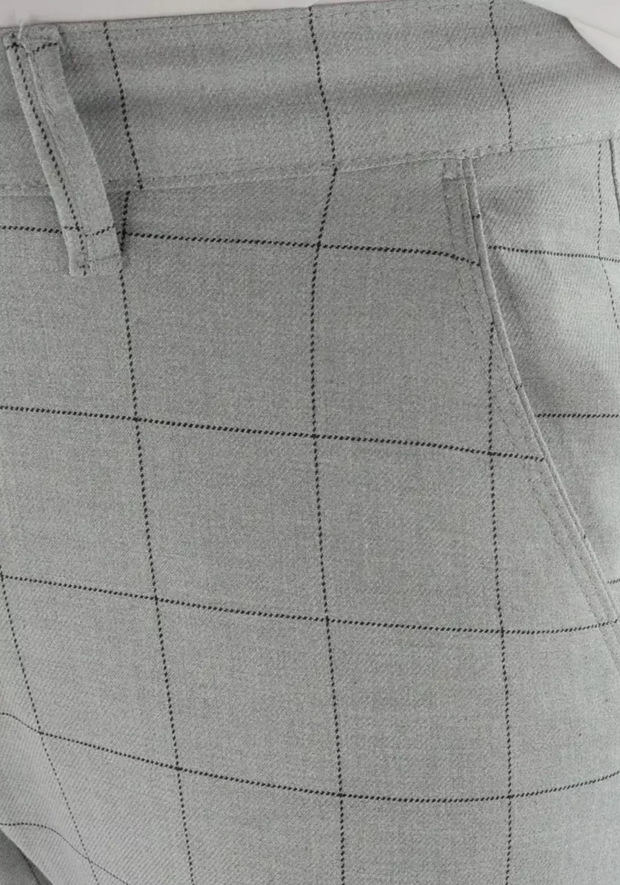 Spodnie męskie szare (jasne) w kratę. Chino, eleganckie oraz elastyczne. Dla niskich oraz regular - M138