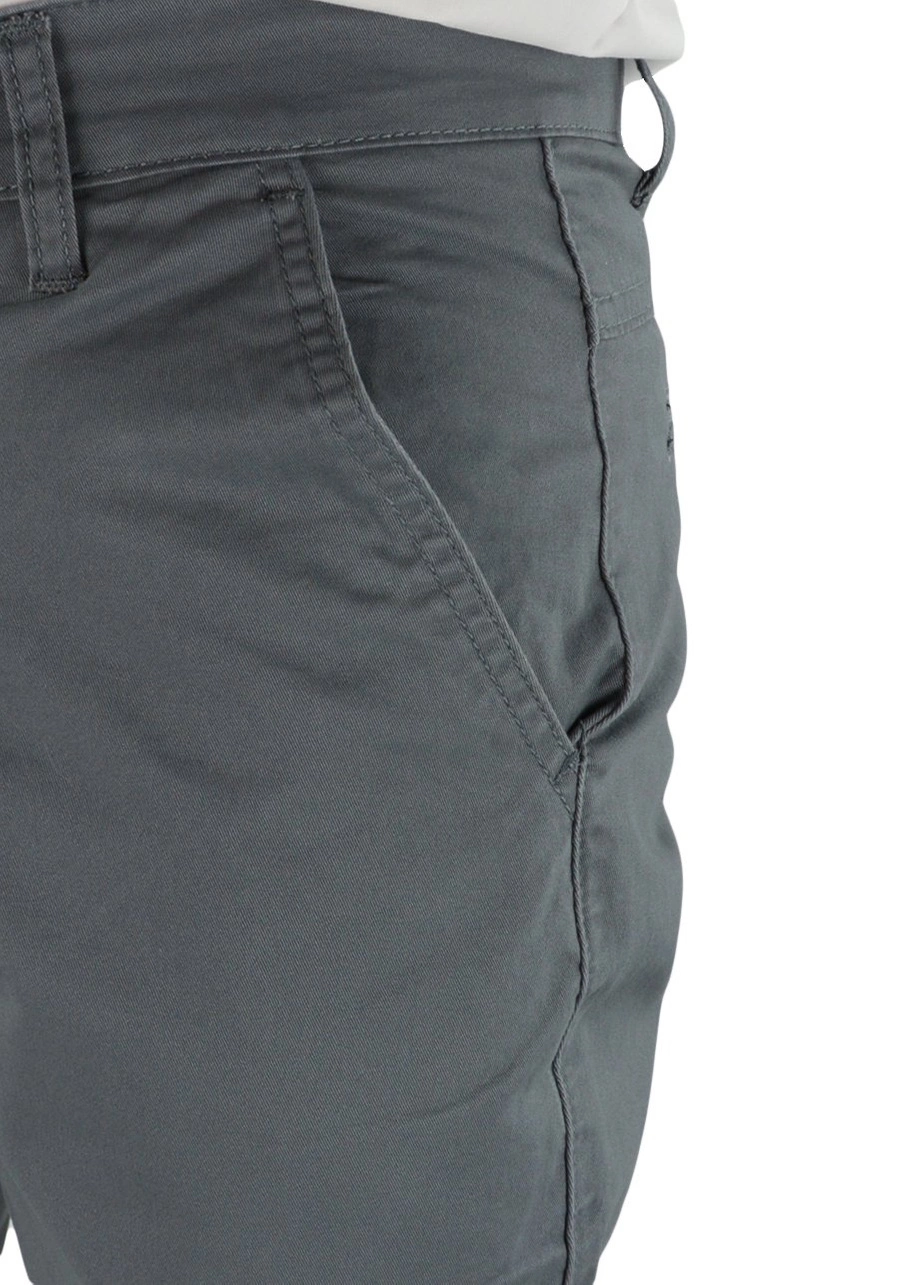 Spodnie męskie szare chinosy. Materiałowe, bawełniane, rozciągliwe, dla niskich, regular lub oversize - V41