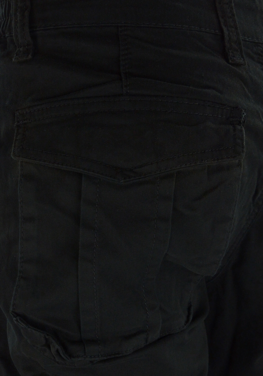 Czarne spodnie męskie bojówki, elastyczny materiał M085