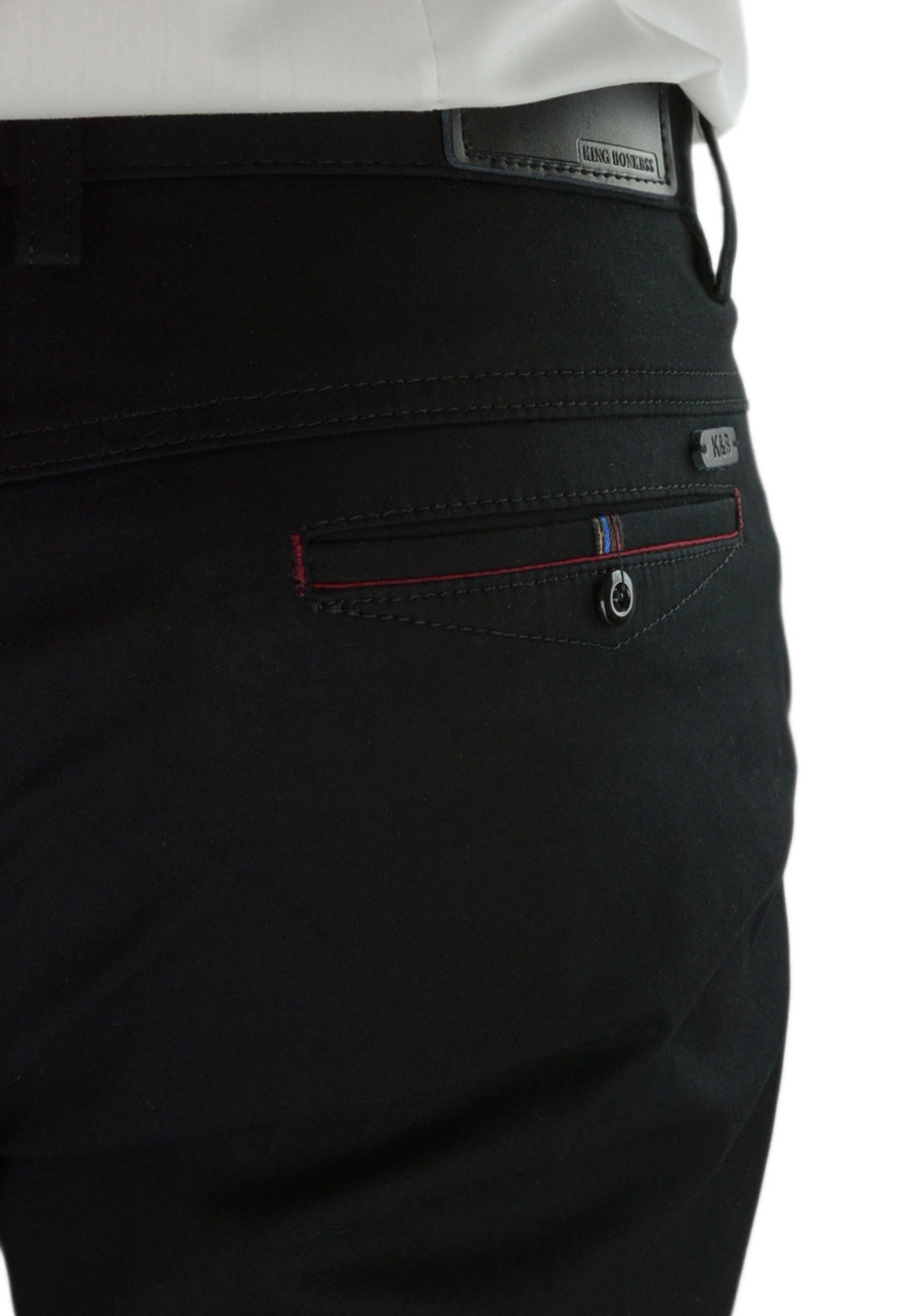 Czarne, materiałowe spodnie męskie chinosy z nogawką standard KB326
