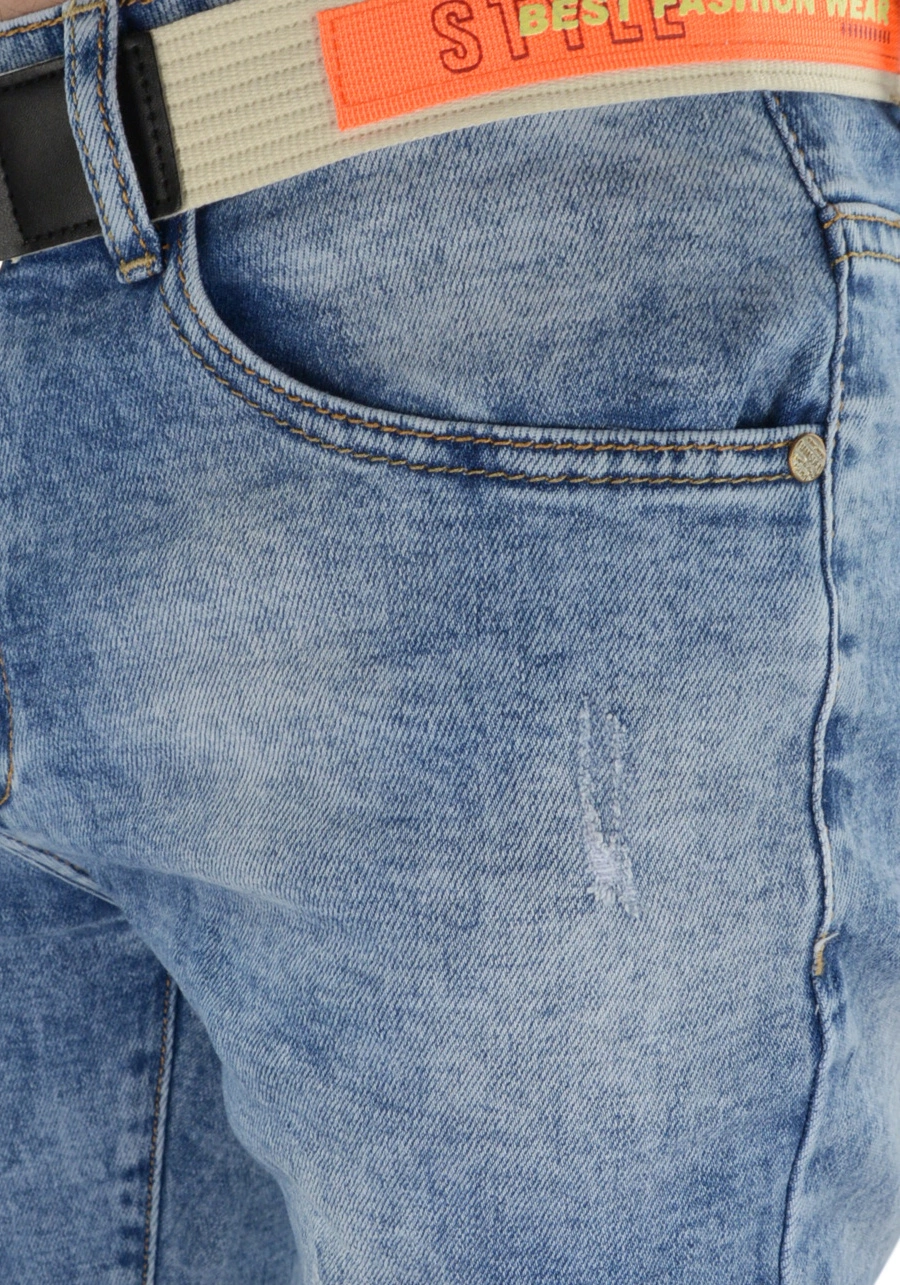 Jasnoniebieskie jeansy męskie slim fit z przetarciami M081