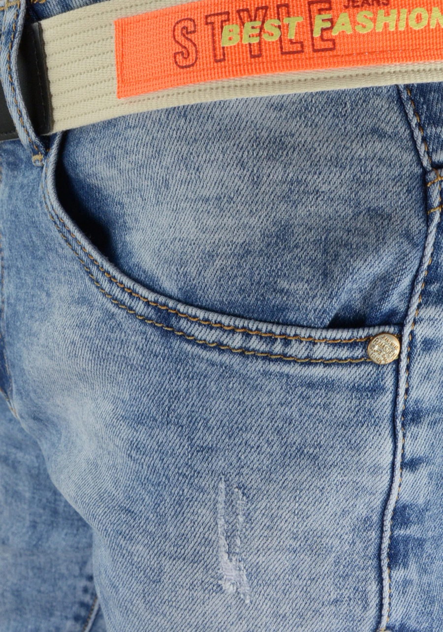 Jasnoniebieskie jeansy męskie slim fit z przetarciami M081