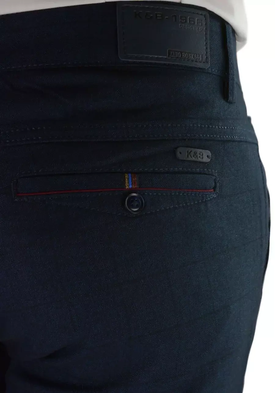 Granatowe, eleganckie spodnie męskie w niewielką kratę M131