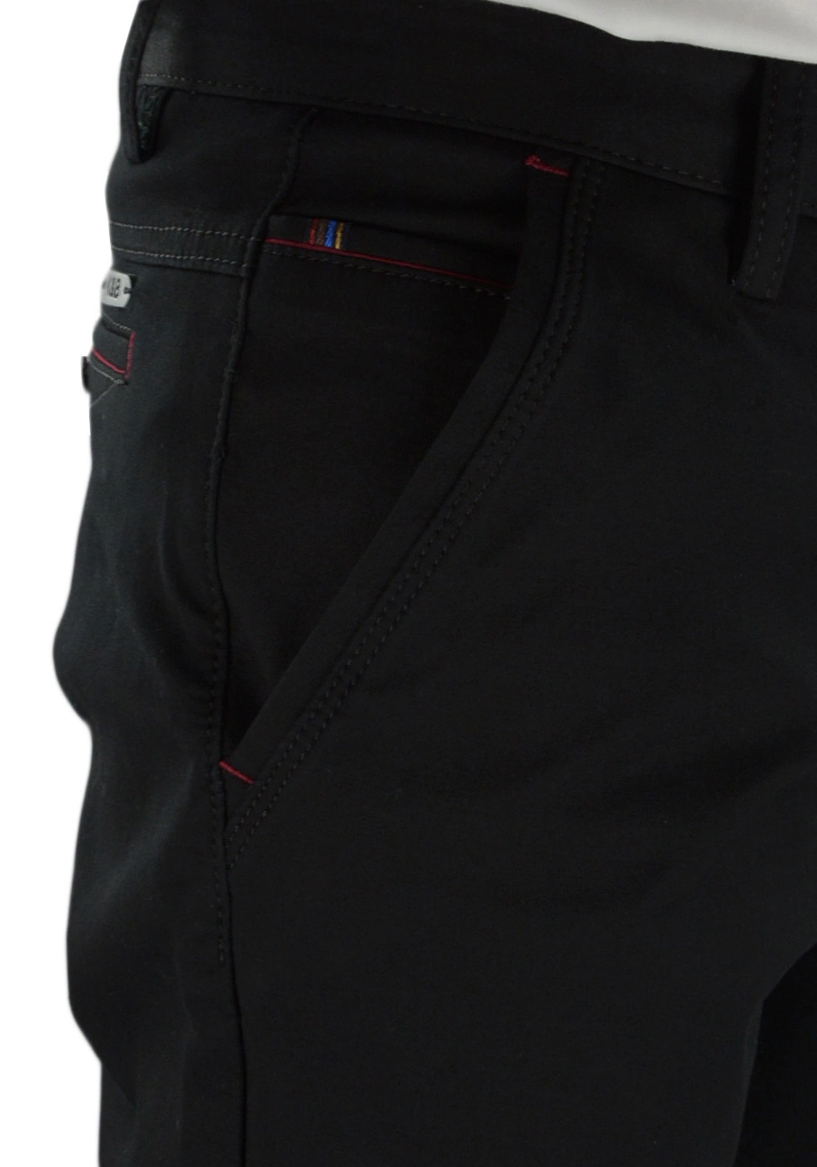 Czarne, materiałowe spodnie męskie chinosy z nogawką standard KB326