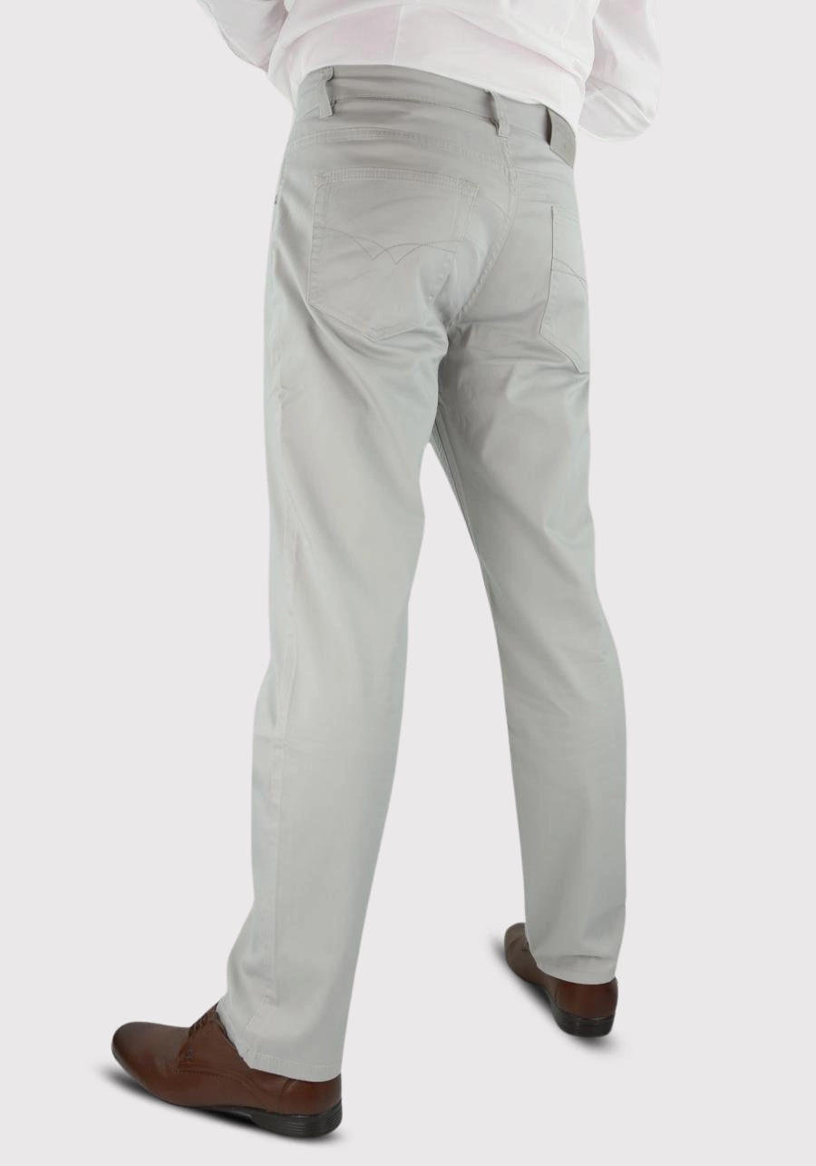 Cienkie, przewiewne beżowe spodnie męskie bawełniane. Eleganckie na lato do biura, luźne na upały - M088a