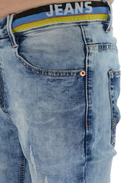 Jeansy męskie zwężane z przetarciami w kolorze jasnoniebieskim M092